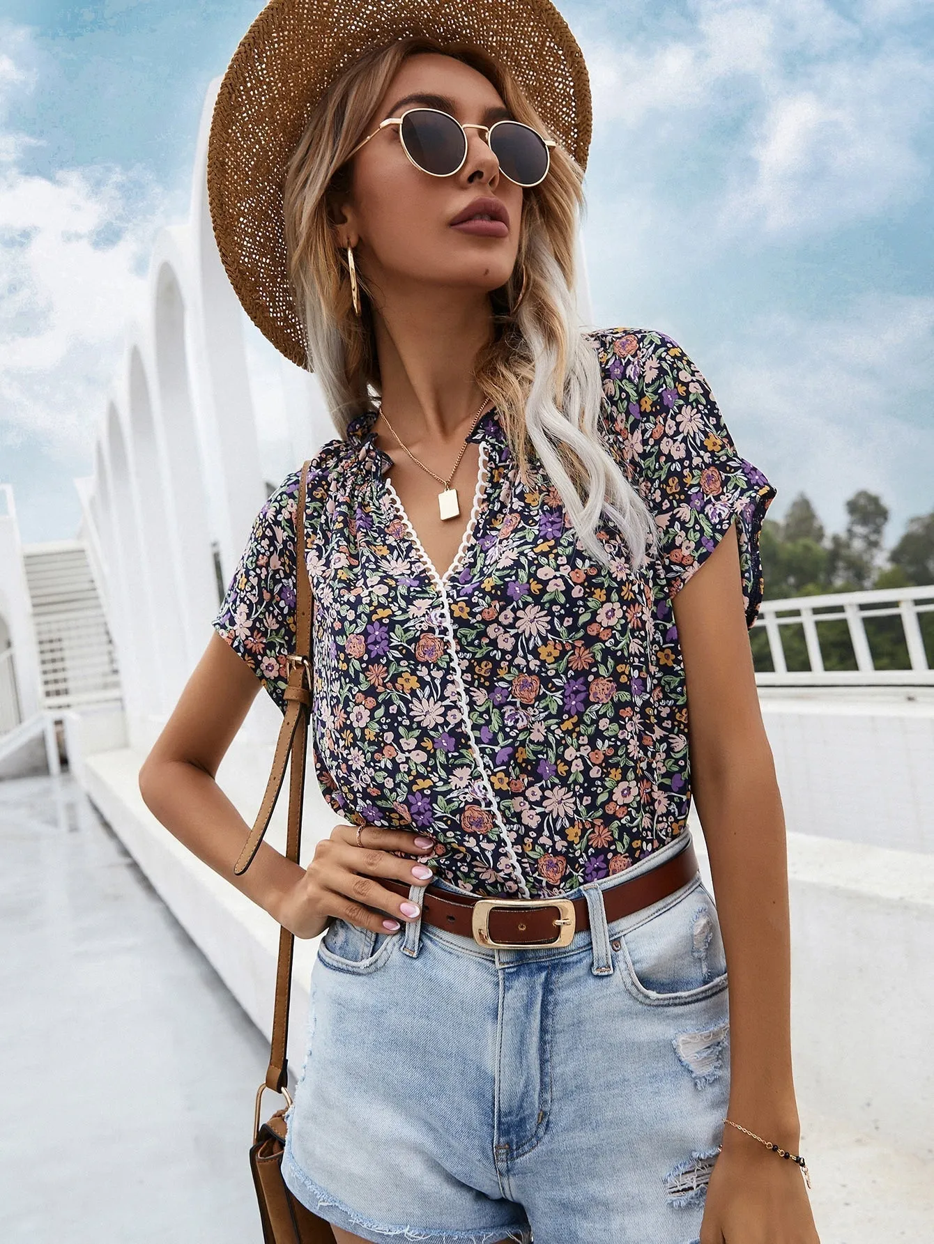 KittenAlarm - V-neck Floral Short-sleeved Chiffon Shirt