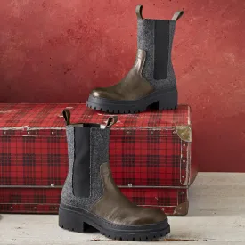 Urban Sketch Boots