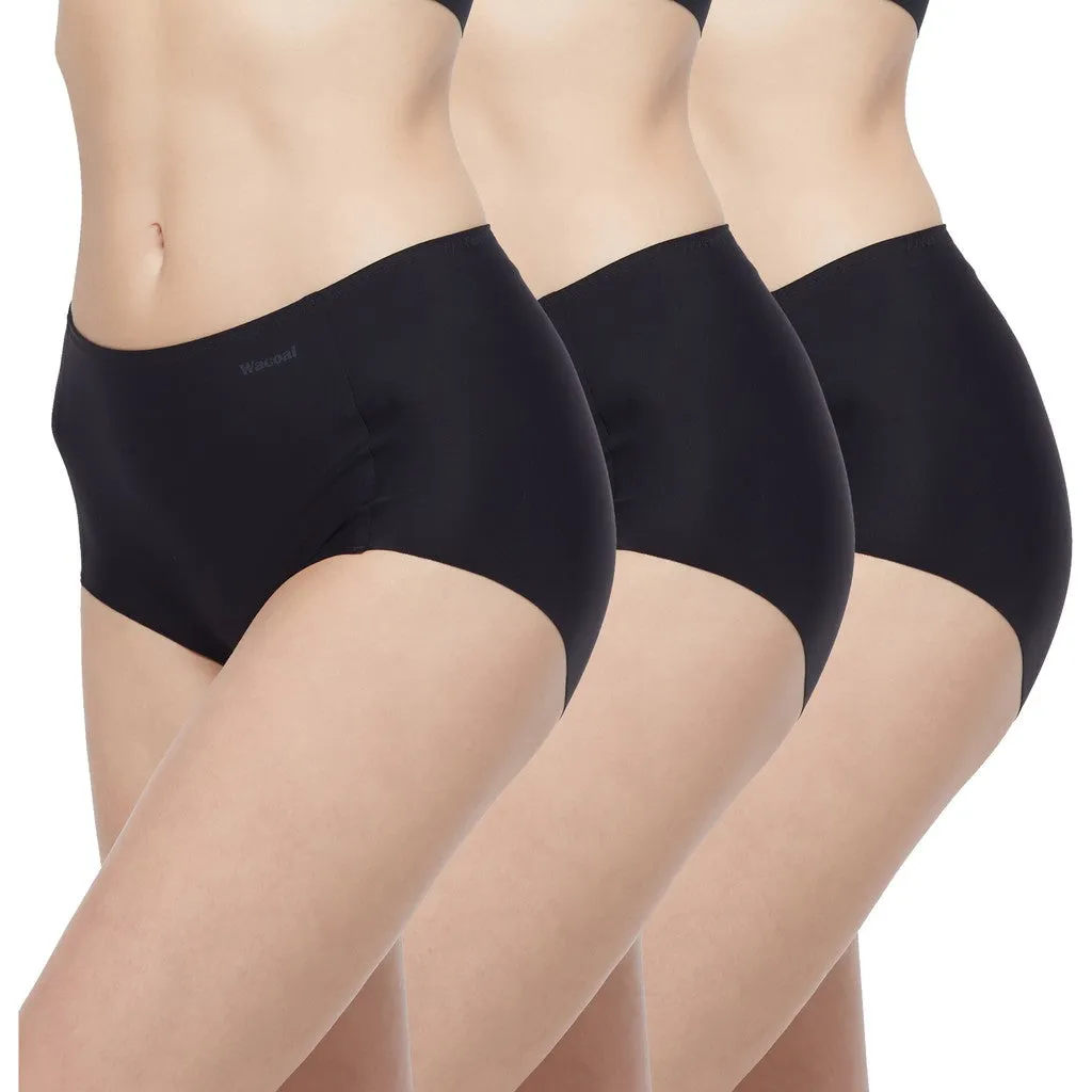 Wacoal Oh my nudes panty กางเกงในไร้ขอบ เนียนเรียบ รูปแบบเต็มตัว Set 3 ชิ้น รุ่น WU4T99 สีดำ (BB)