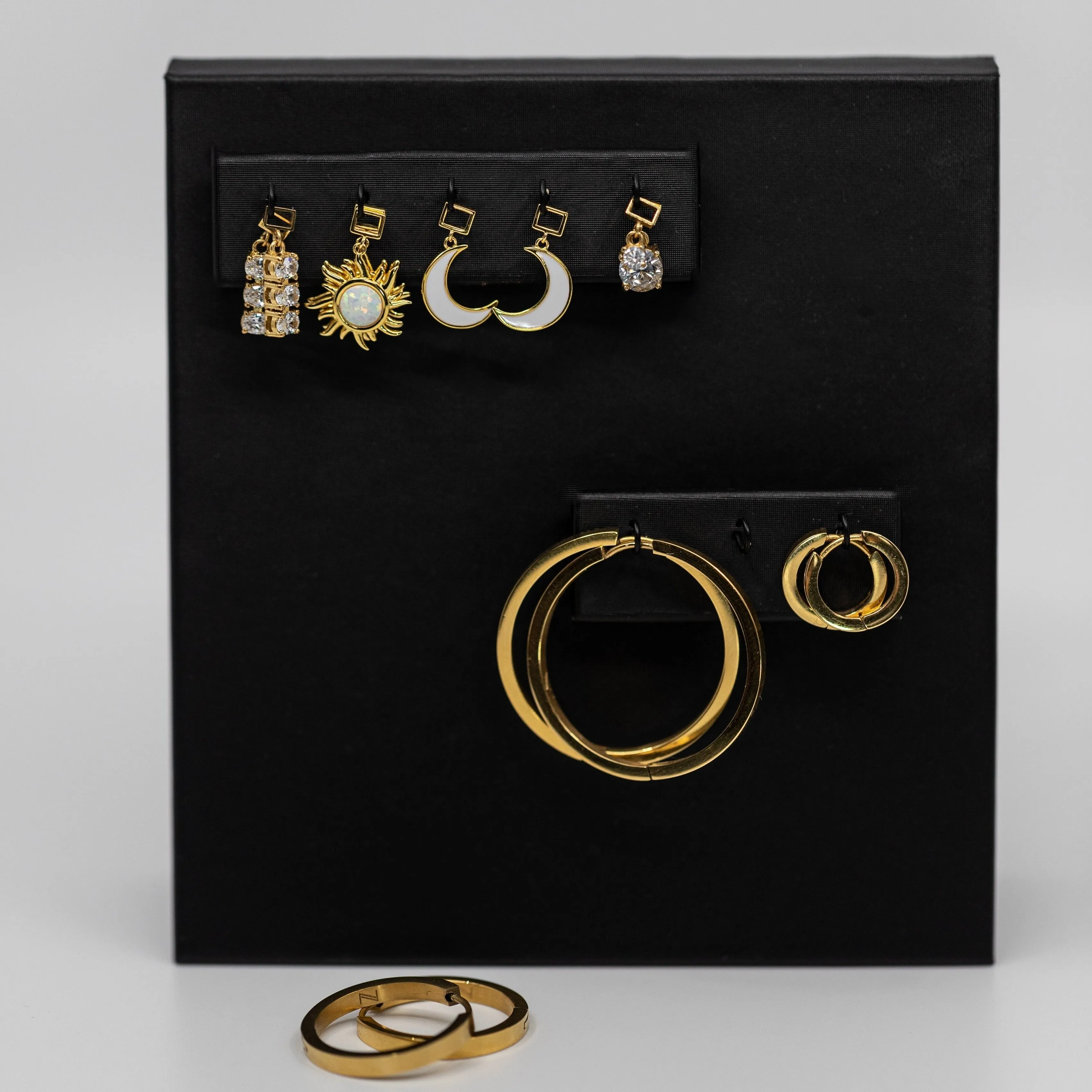 Zaana Earring Display Set